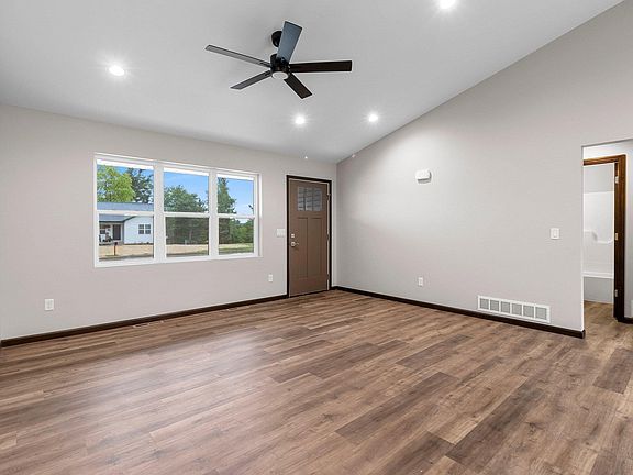 5th image of 1920 Southland Ln