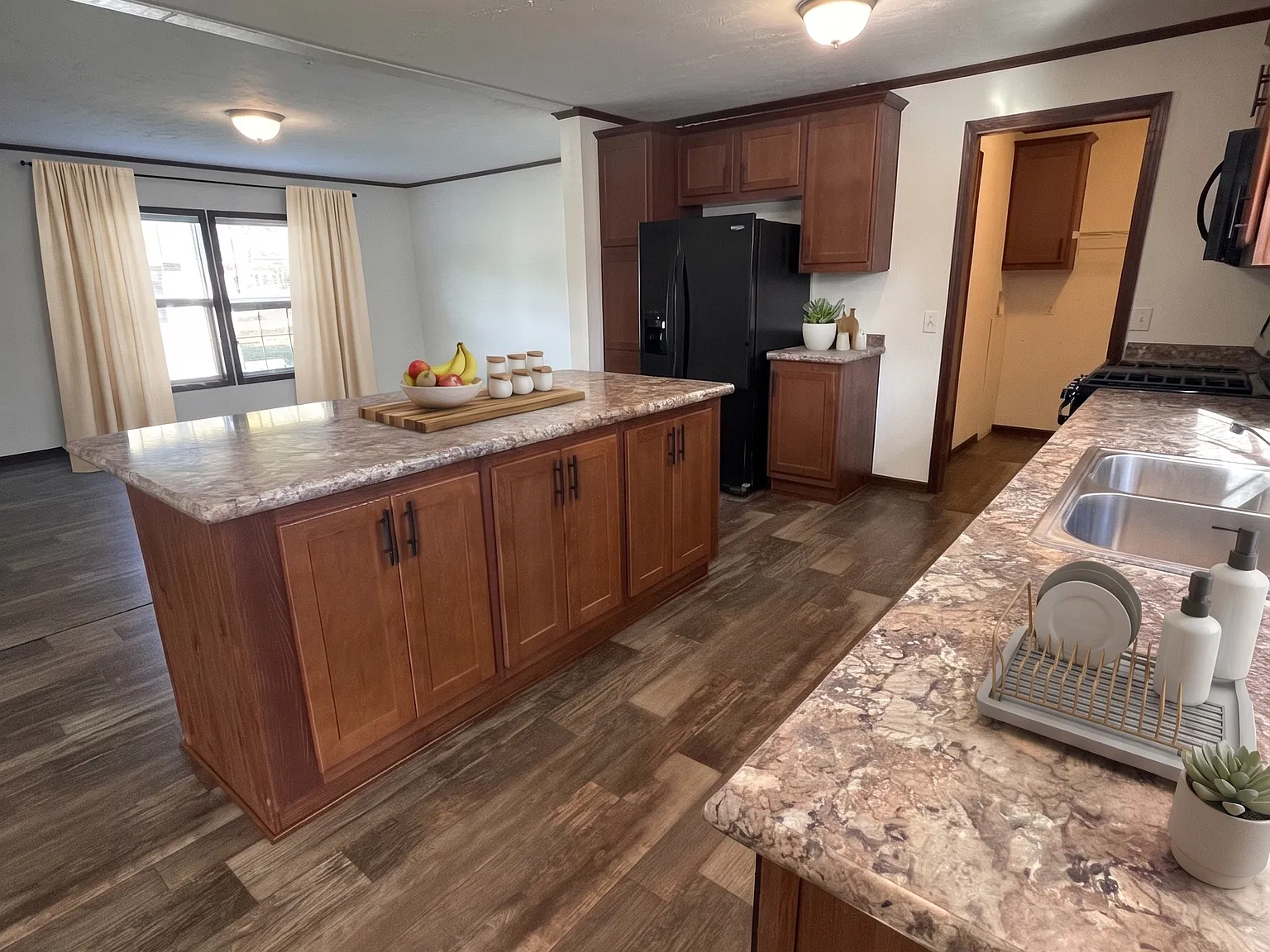73 Ashley Cir — Photo 3