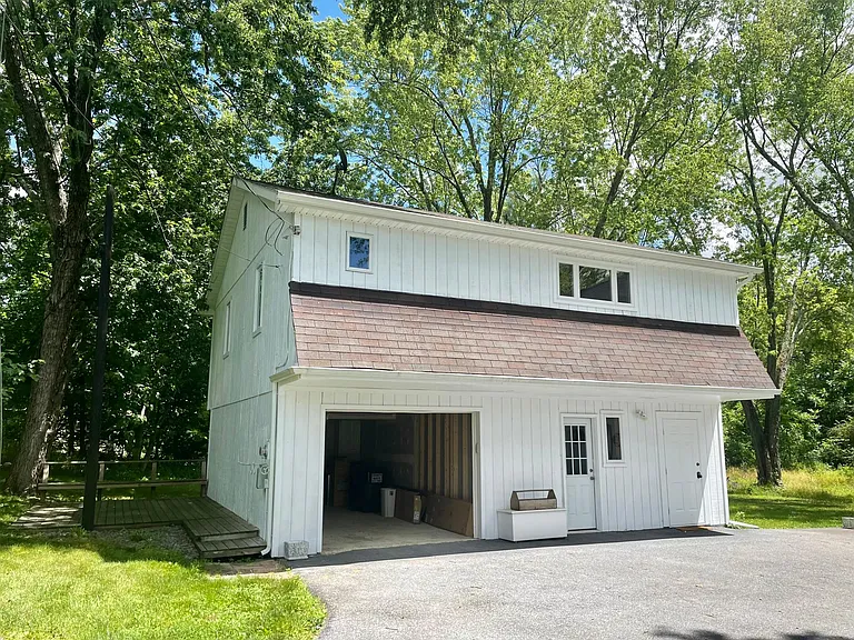 1151 Albany Post Rd — Photo 1