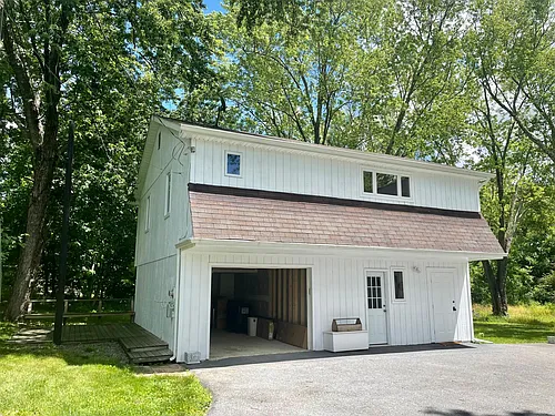 1151 Albany Post Rd Photo 1