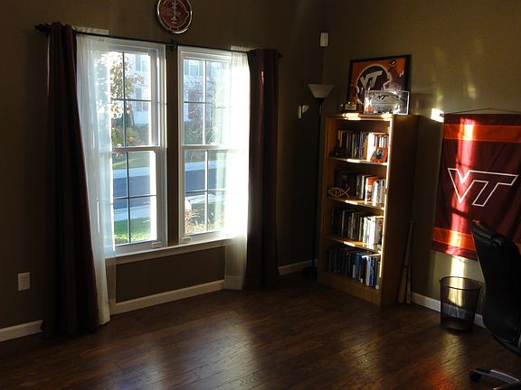 5th image of 3610 Empire Dr