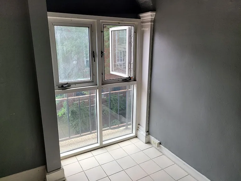 Cass Street Apartments — Photo 19