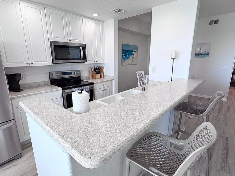 6828 Toland Dr #402 — Photo 4