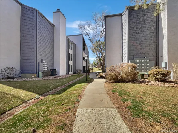 6400 S Dayton Street #H12, Englewood, CO 80111