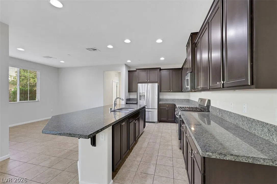 4 bed, 3.0 bath, 2187 sqft, $2,720 — Photo 3