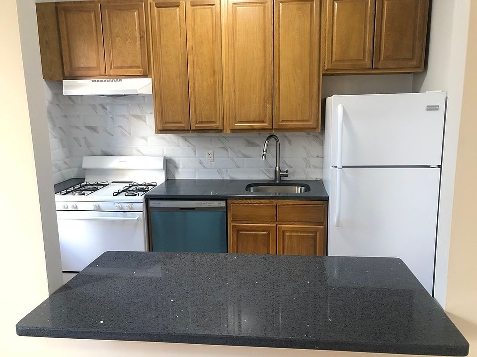 1st image of 31-34 41st St #C1