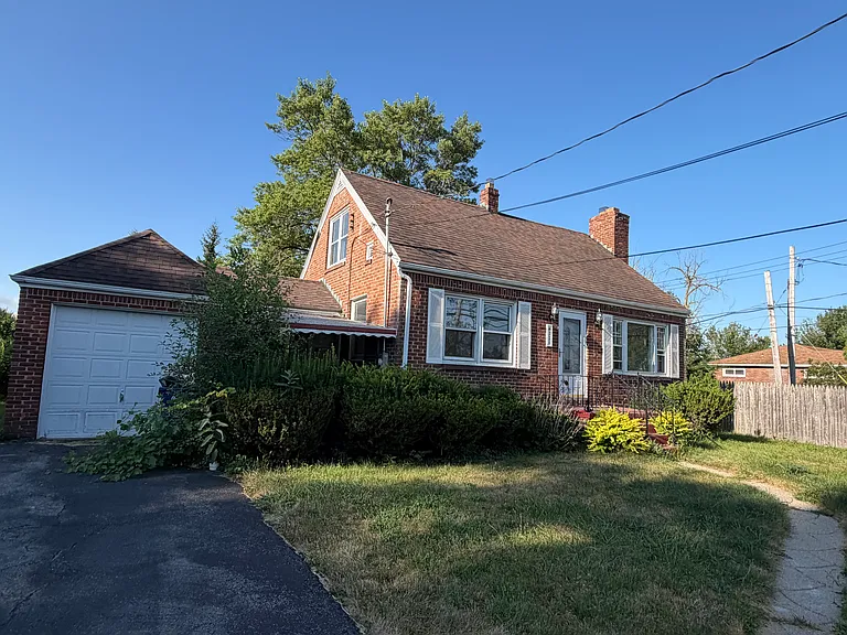 325 Meyer Rd — Photo 1