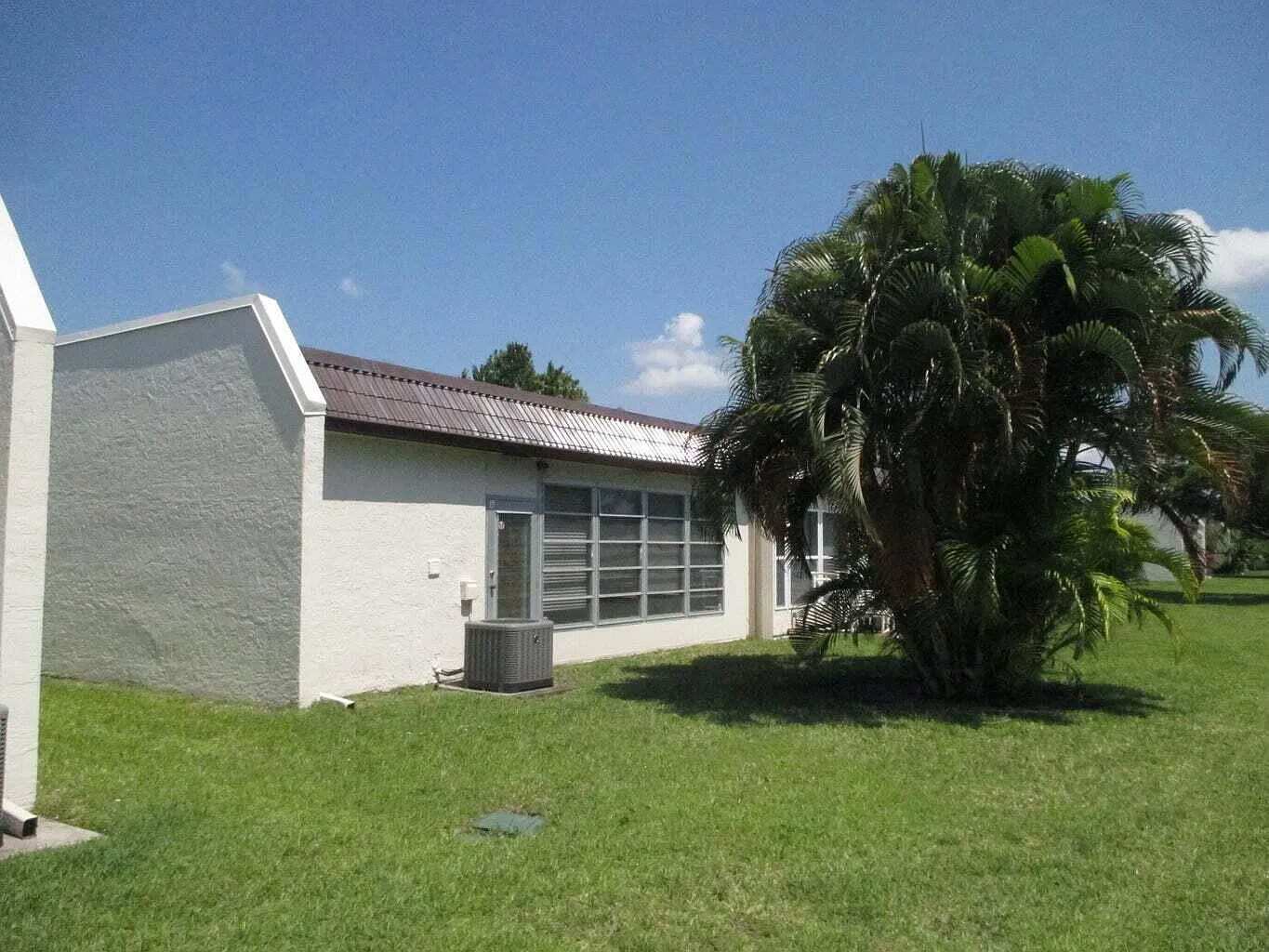 2 bed, 2.0 bath, 1327 sqft, $1,925 — Photo 2