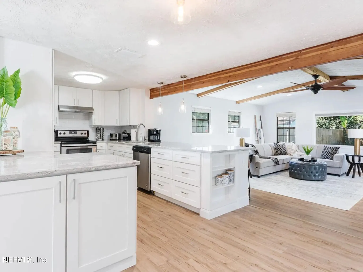 3 bed, 2.0 bath, 1628 sqft, $5,500 — Photo 1