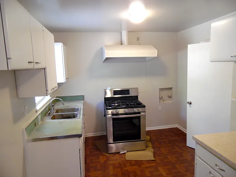 1006 Candice Ln — Photo 4