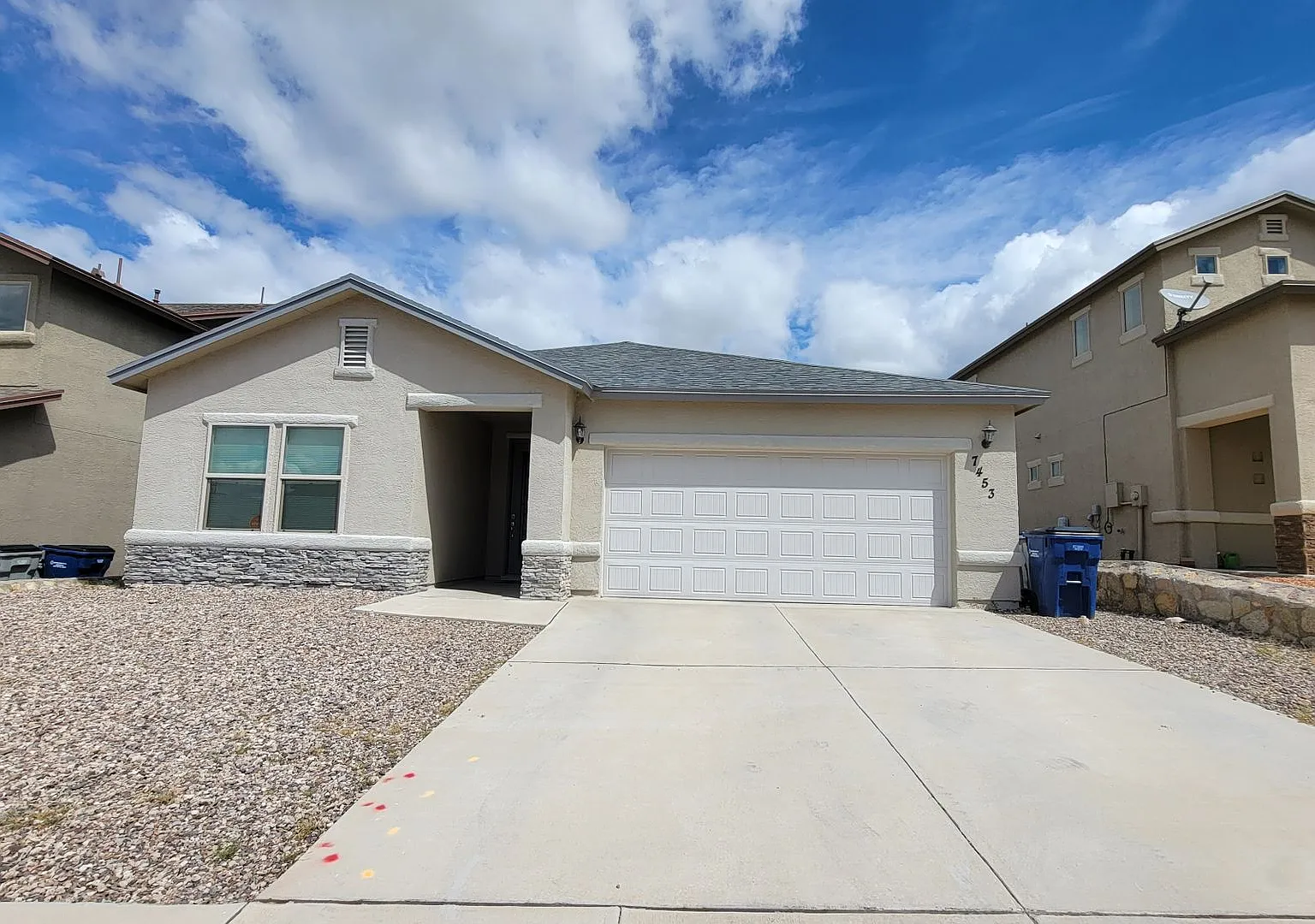 Stunning 3 bedroom, 2.5 bathroom in West El Paso! — Photo 1