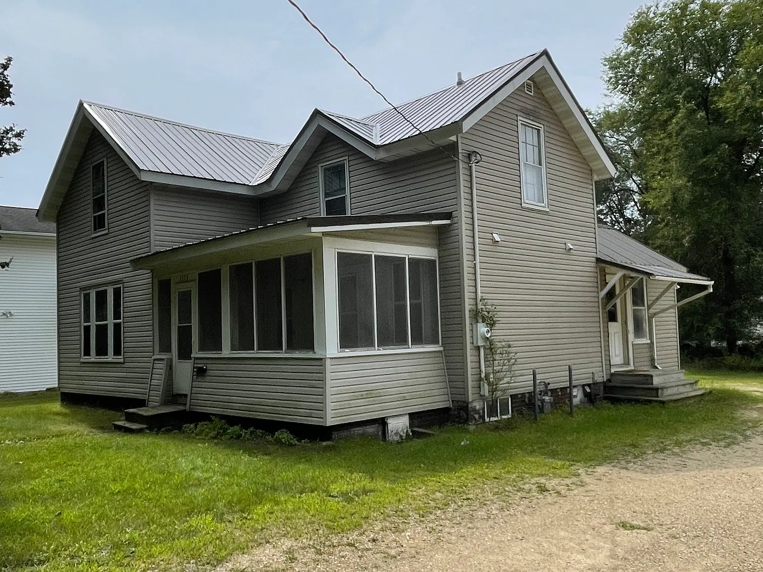 4 bed, $1,450 — Photo 2