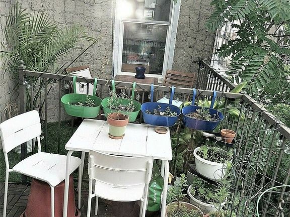 3rd image of 325 Stanhope St #2E