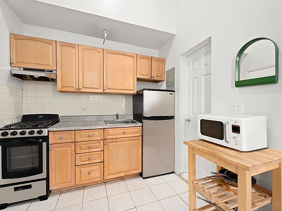 4th image of 173 Columbia Hts APT 2F