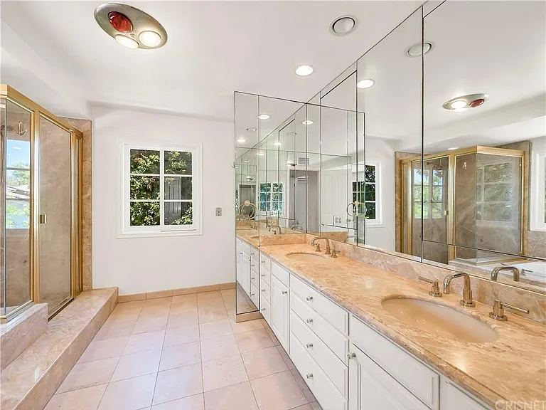 16545 Park Lane Cir — Photo 35