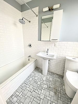 5th image of 1615 Putnam Ave APT 4C