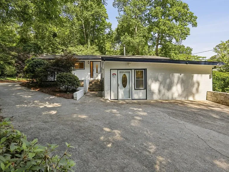 2056A Abby Ln NE — Photo 1