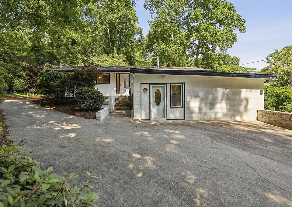 1st image of 2056A Abby Ln NE