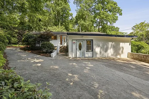 2056A Abby Ln NE Photo 1