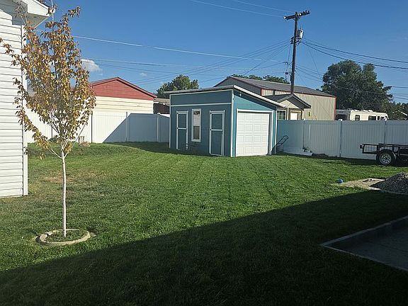 Back yard (Summer)