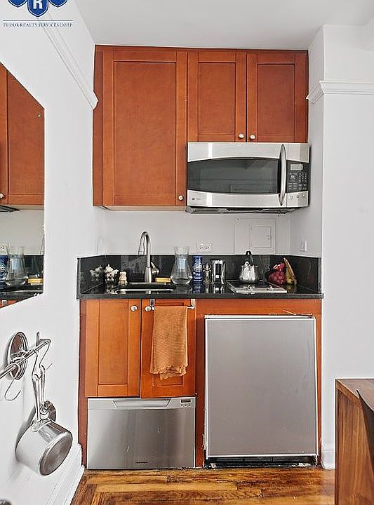 1st image of 5 Tudor City Pl APT 1426
