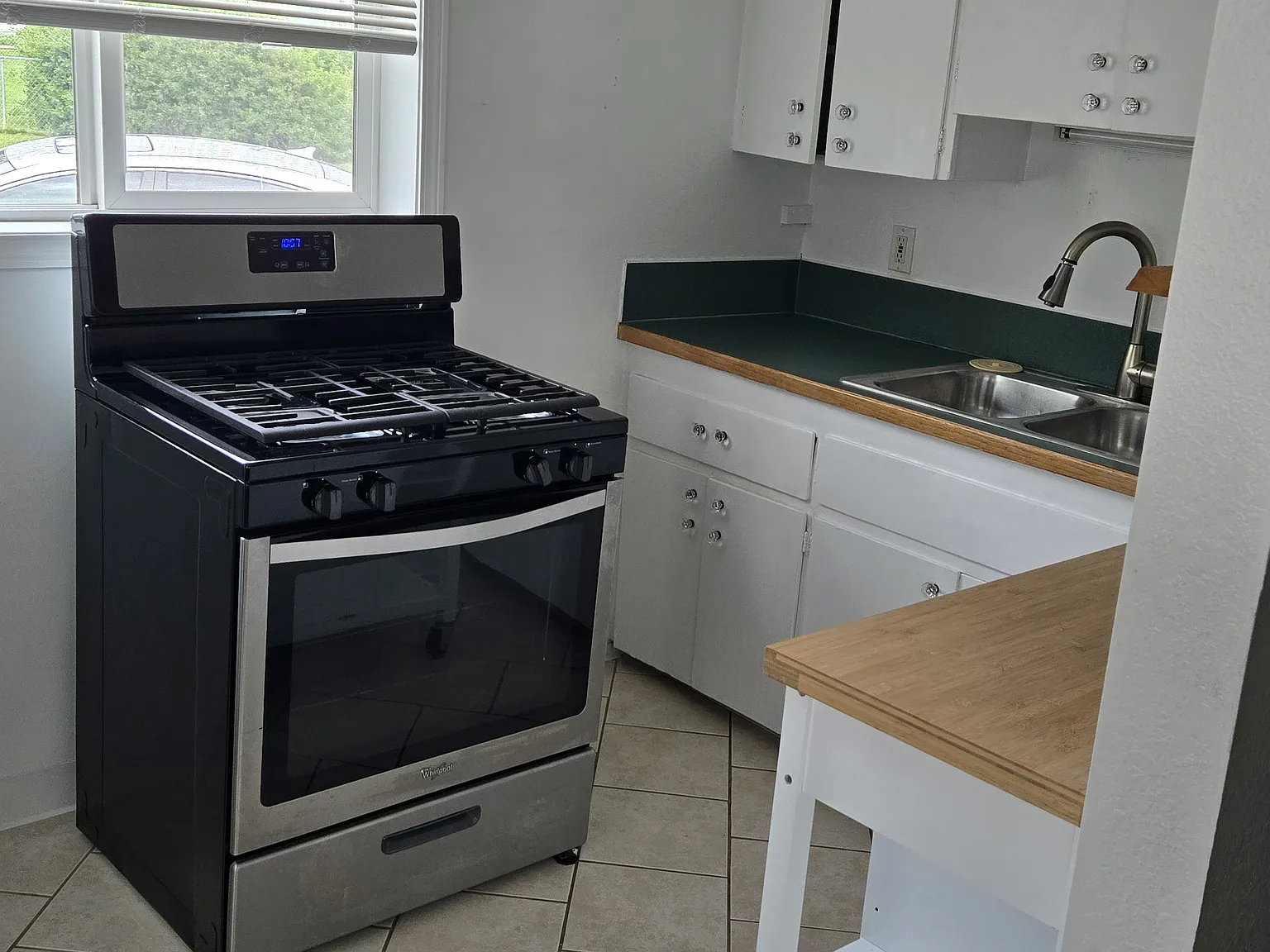 2 bed, 925 sqft, $1,995 — Photo 4