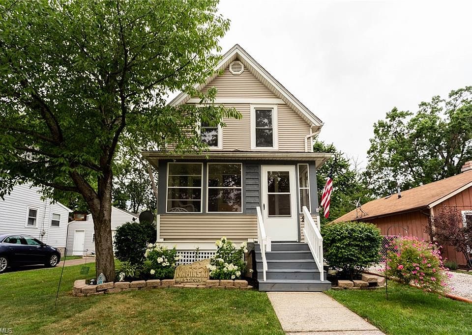 1st image of 262 Harwood St