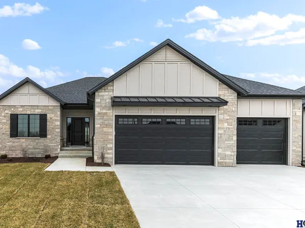 9726 Casa Galeano Ct, Lincoln, NE 68520