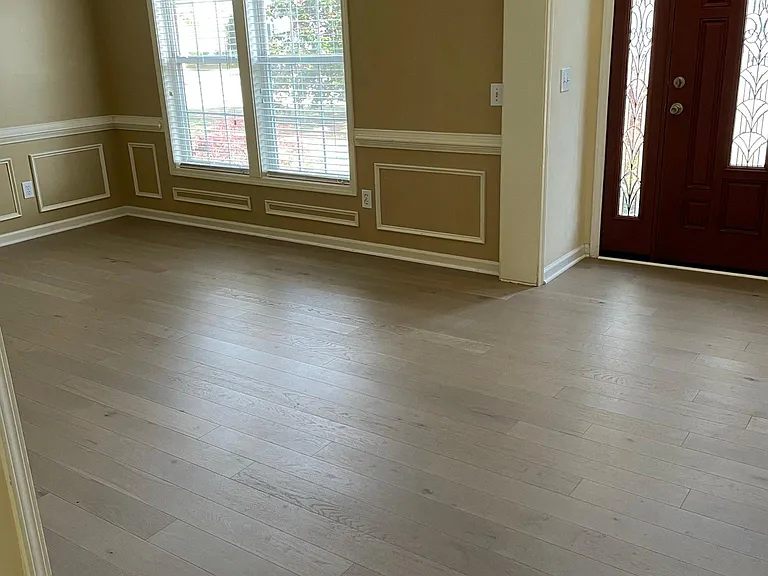 Dining Room- can be used as an office or study/play room