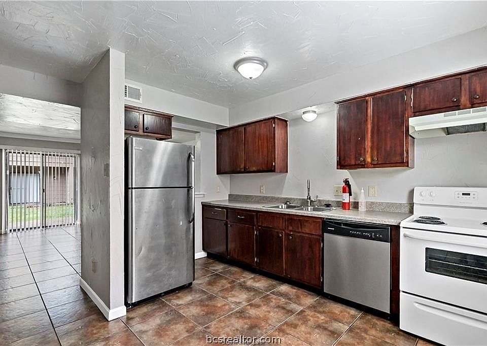 1st image of 206 Lincoln Ave APT A