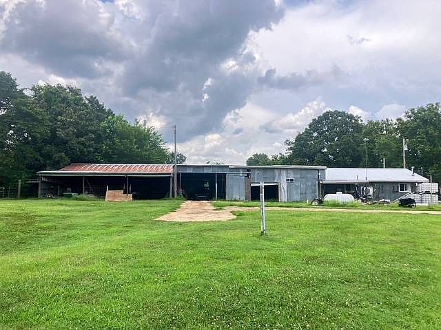 1st image of 21355 Lakewood Ln