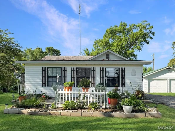 483 Oak St, Gasconade, MO 65061