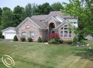 3603 Trails End Ct, Brighton, MI 48114
