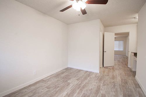 5th image of 1426 Pacific Ave APT 2