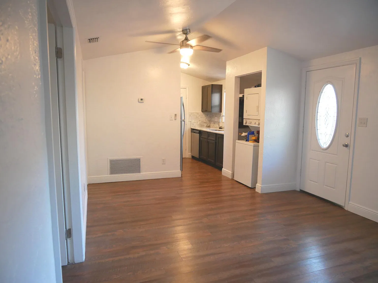 2 bed, 624 sqft, $1,950 — Photo 2