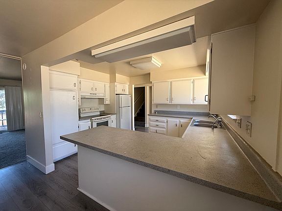 5th image of 875 Washo Ln