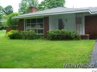 76 W 7th St, Oneida, NY 13421