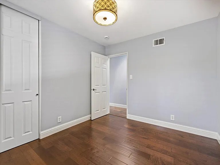 2464 Aram Ave — Photo 18