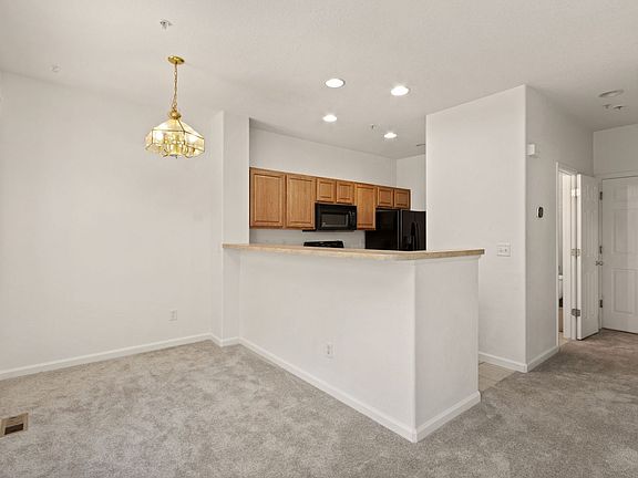 3rd image of 2850 Kansas Dr Unit K