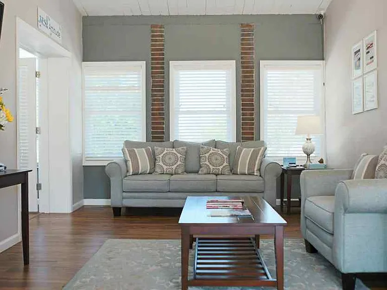 5535 Dysart Rd — Photo 1