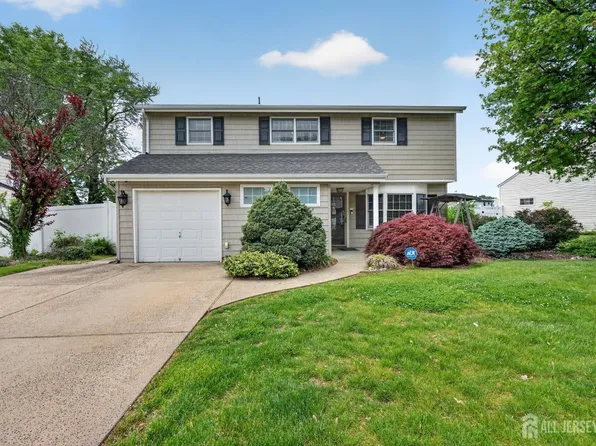 75 Grace Dr, Old Bridge, NJ 08857