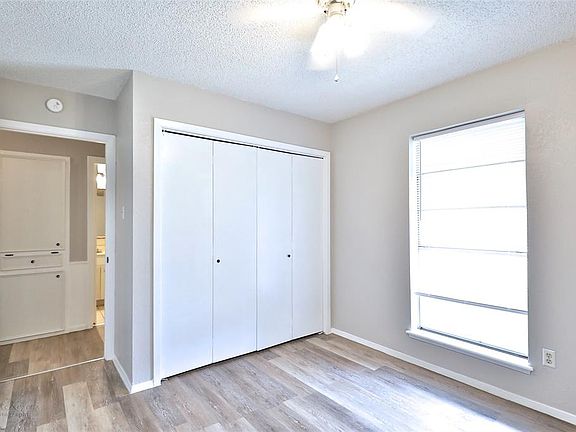 5th image of 417 Somerset Pl