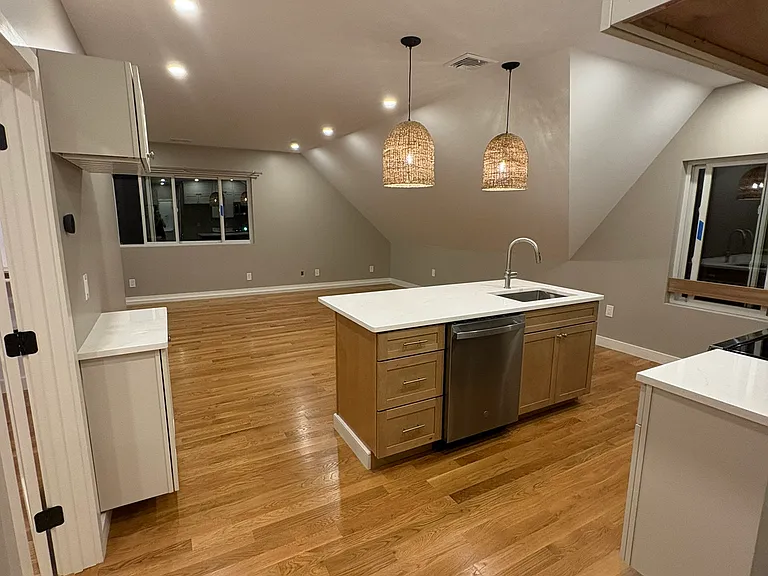 14-16 8th St #3 — Photo 3