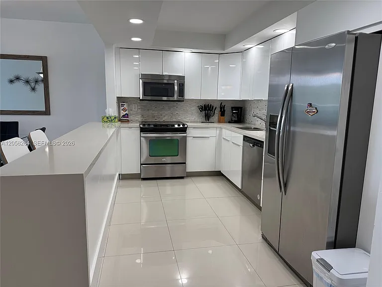 19370 Collins Ave #423 — Photo 9