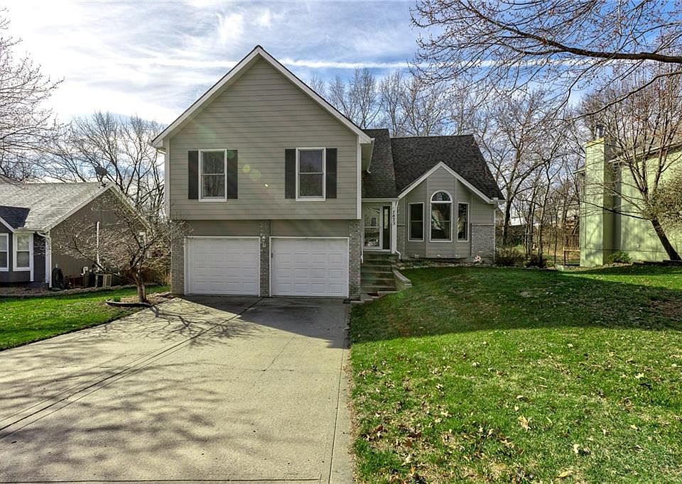 7823 N Strathbury Ave, Kansas City, MO 64151 | Zillow