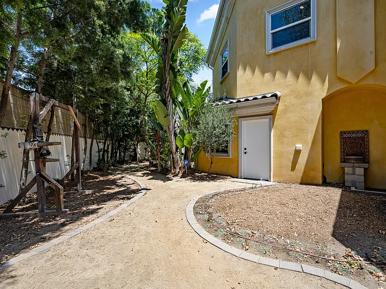 8302 S Sepulveda Blvd — Photo 6