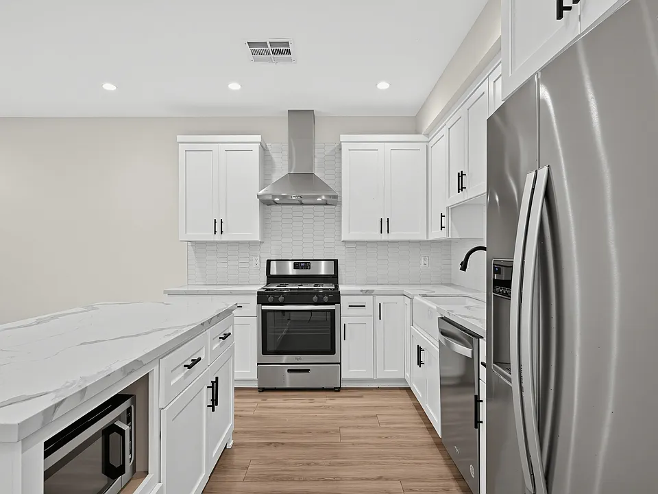 5150 Chateau Dr