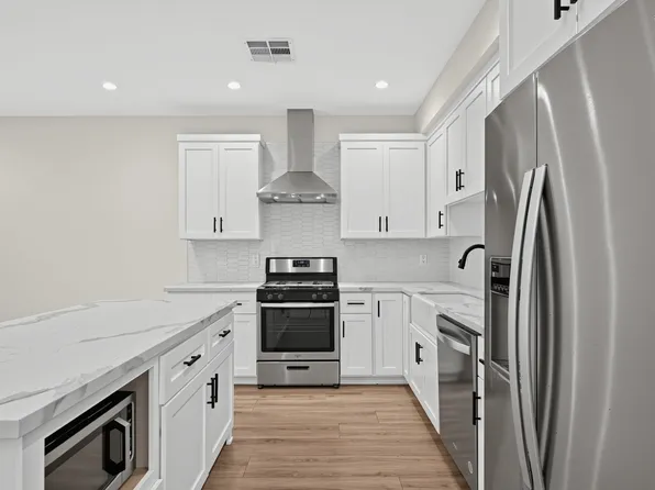 5150 Chateau Dr, San Diego, CA 92117