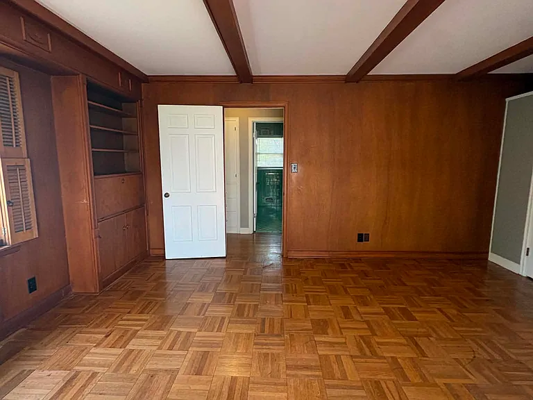 2421 S Boston Ave — Photo 8
