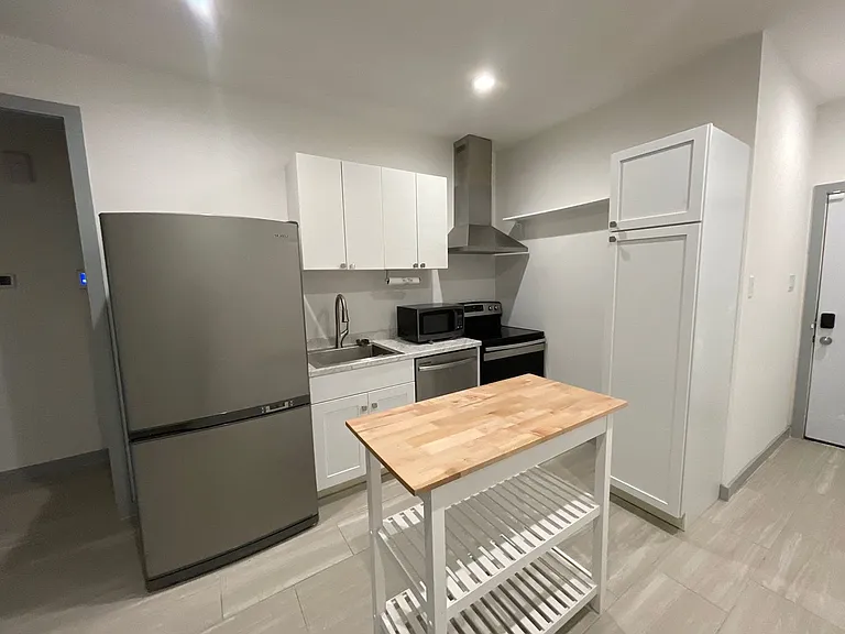 5226 Ridgevan Dr — Photo 16